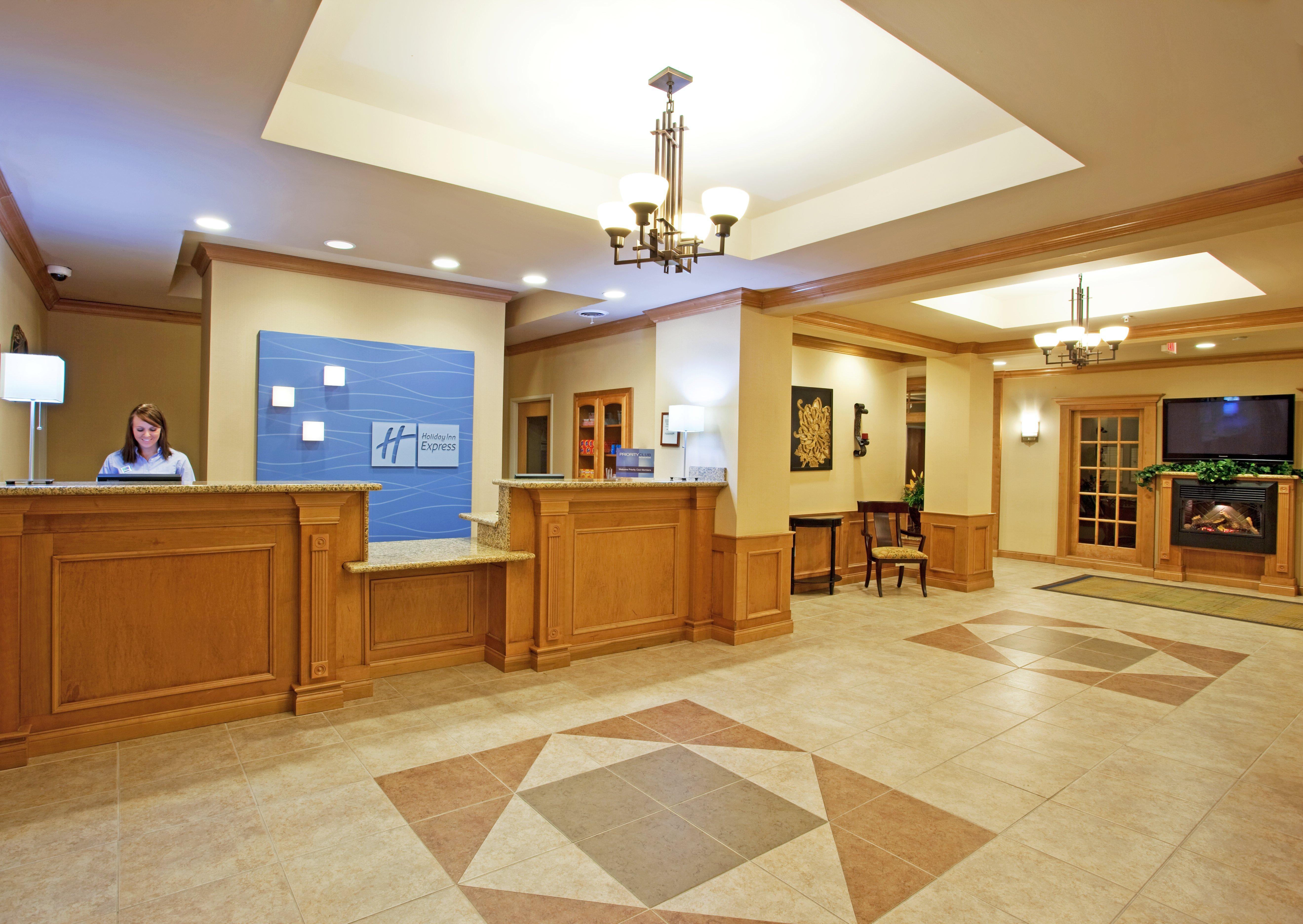 Holiday Inn Express Hotel & Suites Chesterfield - Selfridge Area By Ihg Exteriör bild