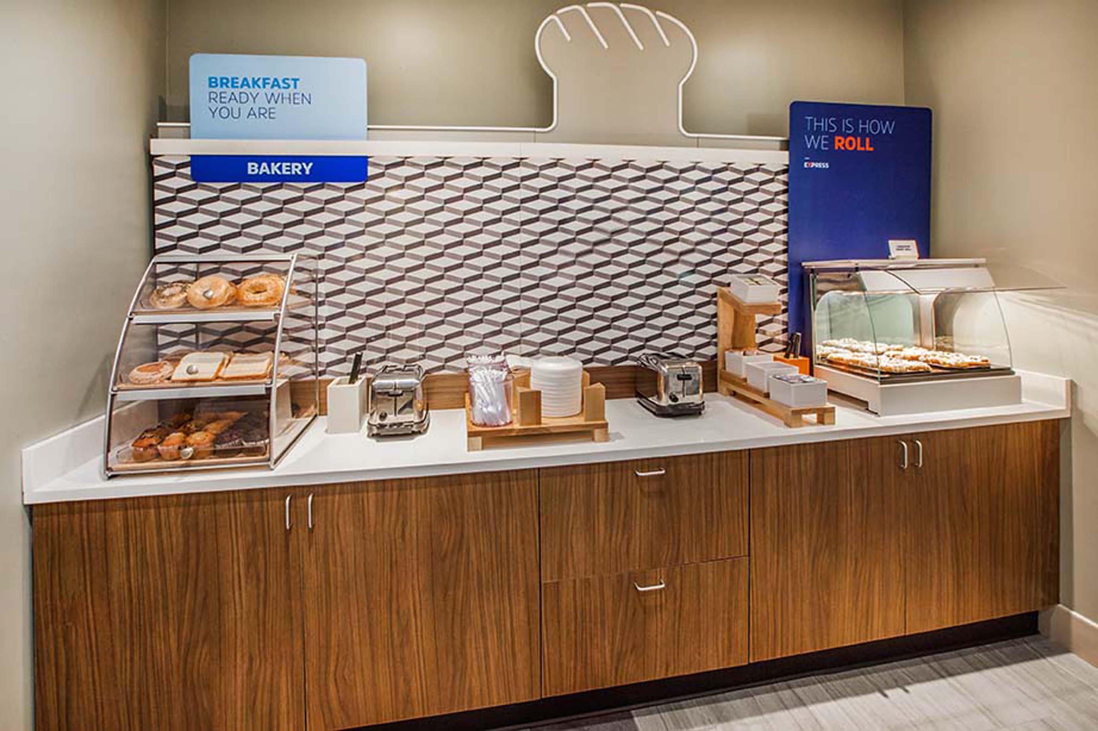 Holiday Inn Express Hotel & Suites Chesterfield - Selfridge Area By Ihg Exteriör bild