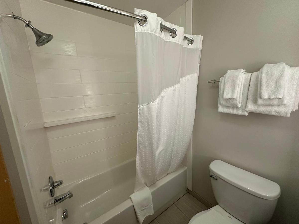 Holiday Inn Express Hotel & Suites Chesterfield - Selfridge Area By Ihg Exteriör bild